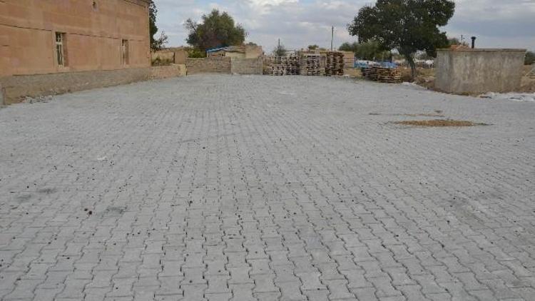 Ereğli’de Köy Yolları Kilitli Taşla Kaplanıyor