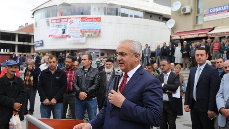 Erzincan Belediyesi Vatandaşlara Aşure İkram Etti