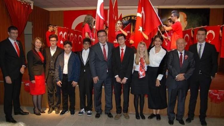 GKV’li Öğrenciler ’Cumhuriyet Güncesi’ni Sahneledi