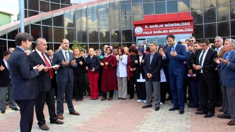 Diyarbakır’da Şehit Edilen Sağlık Görevlileri İçin Sağlıkçılardan Eylem