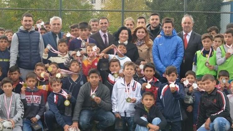 Futbolun Gülen Yüzleri Projesi