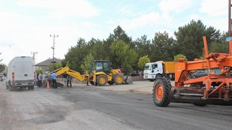 Gemerek’te Bozulan Yollar Onarıma Alındı