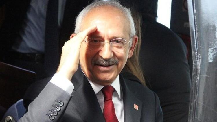 Kemal Kılıçdaroğlu Gençler Tarafından Yılın Siyaset Adamı Seçildi