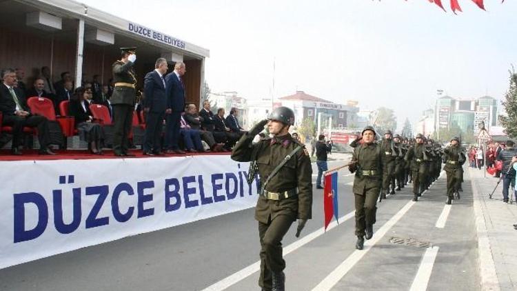 Düzce’de Cumhuriyet Bayramı Coşkuyla Kutlandı