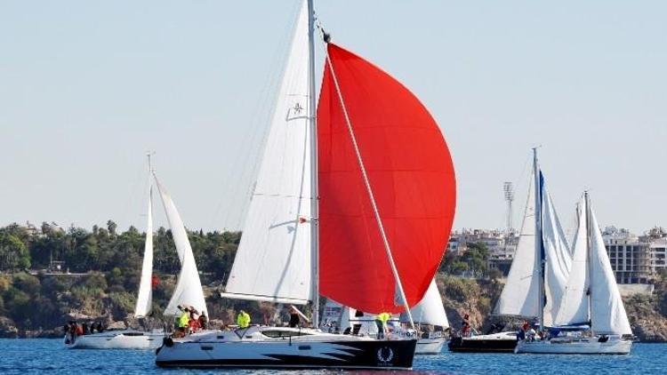 Yelkenler ATSO Cumhuriyet Kupası İçin Yarıştı