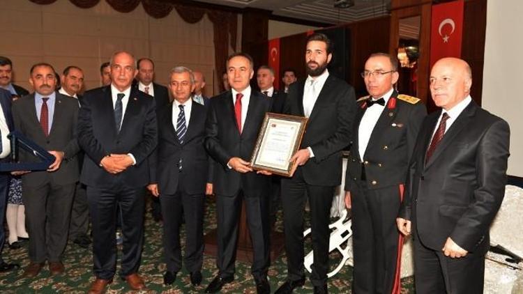 Cumhuriyet Onur Ödülü Ahmet Fikret Evyap’a Verildi