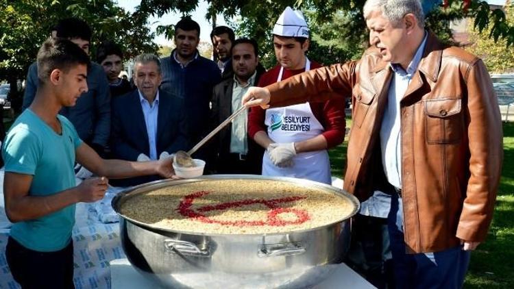 29 Camide 25 Bin Kişiye Aşure İkram Edildi