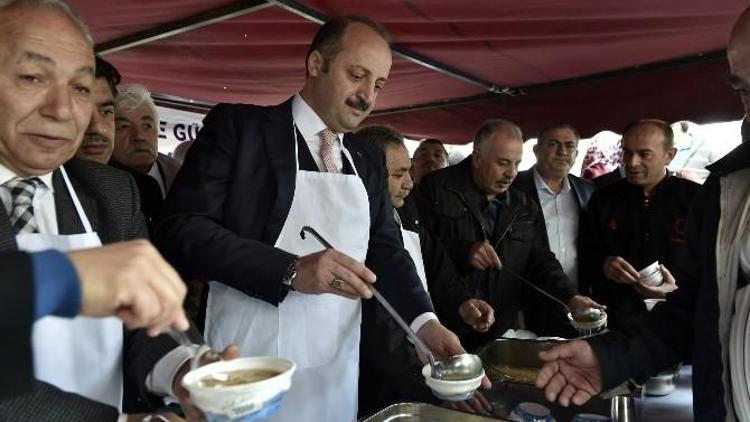 Mamak’ta Beş Bin Aşure Kardeşlik İçin Dağıldı