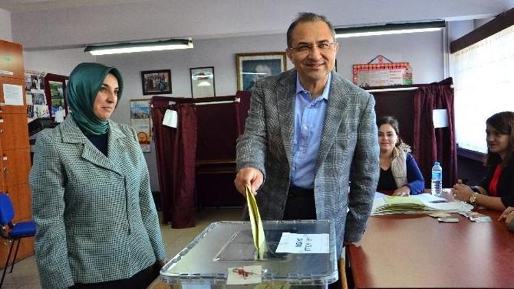 Zonguldak’ta Siyasiler Oy Kullandı