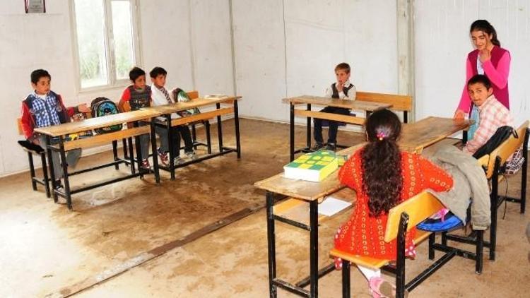 Türkiye’den Köy Okuluna Yardım