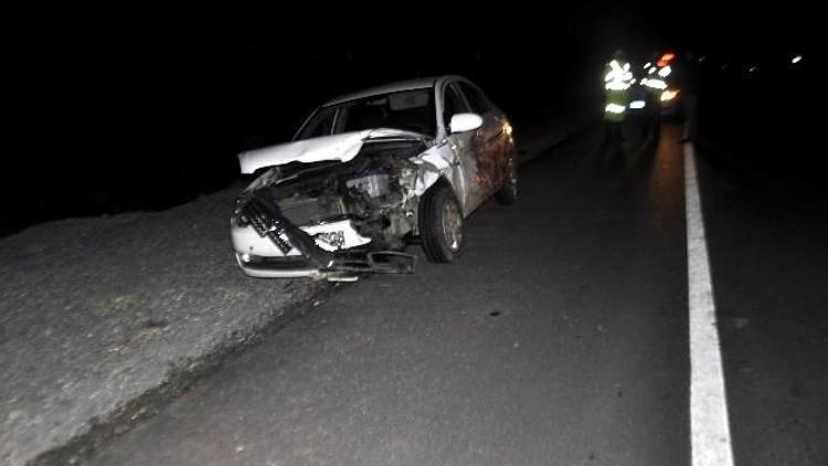 Kanlı Ve Kazalı Otomobil Polisi Alarma Geçirdi