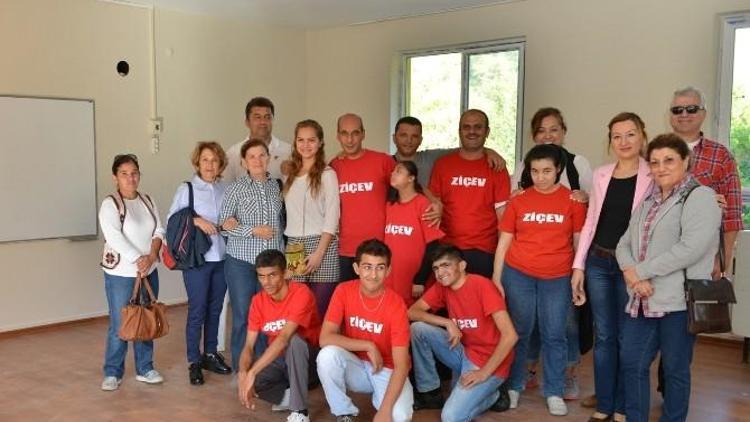Başkan Böcek’ten, Ziçev’in Yeni Okuluna Restorasyon