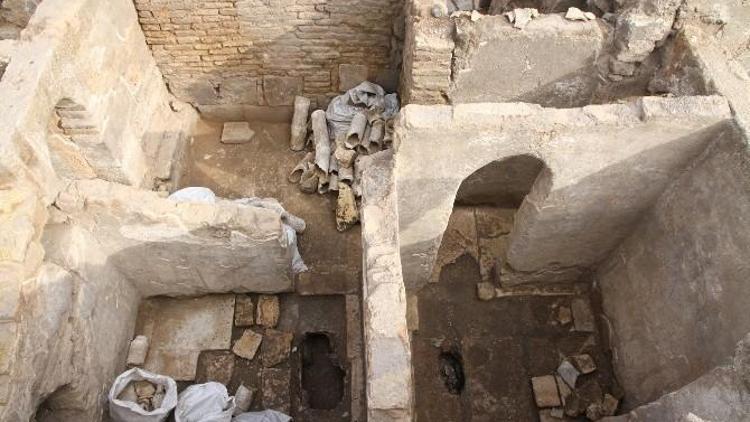 Işıd’in Suriye’de 600 Yıllık Manastırı Yıkması