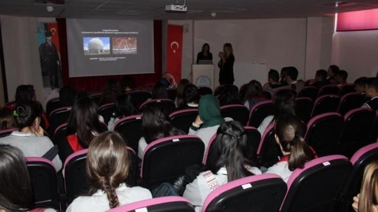 Aydınlıkevler Lisesi’nde Astronomi Ve Uzay Bilimleri Konferansı Verildi