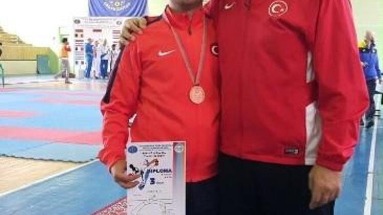 Kağıtsporlu Fatih, Avrupa Üçüncüsü Oldu