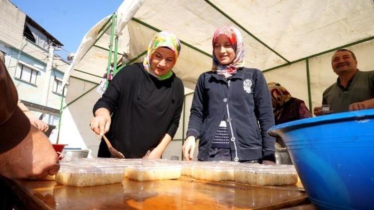 Sarıgöl İlçe Müftülüğünden Bin 500 Kişilik Aşure