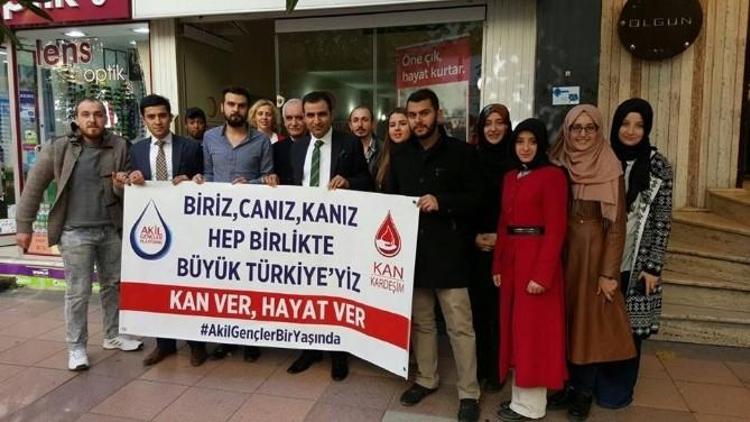 Akil Gençler Kızılay’a Kan Bağışında Bulundu