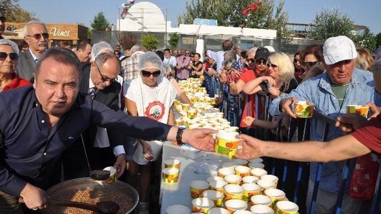 6. Geleneksel Konyaaltı Aşure Günü Gerçekleştirildi