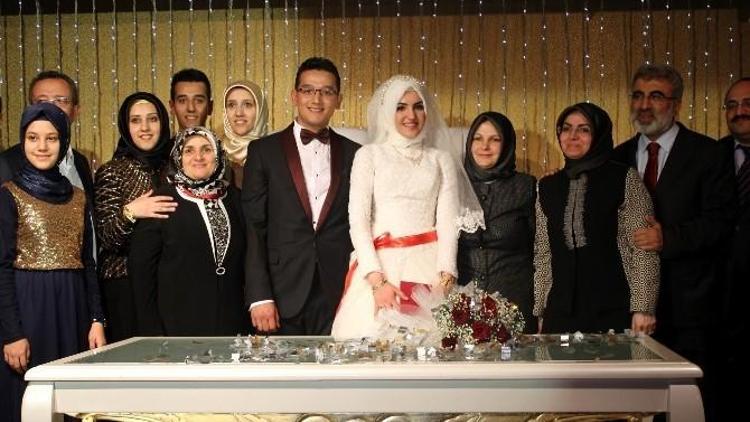 AK Parti Kayseri Milletvekili Taner Yıldız Nikah Şahitliğini Yaptığı Çiftten 3 Çocuk İstedi