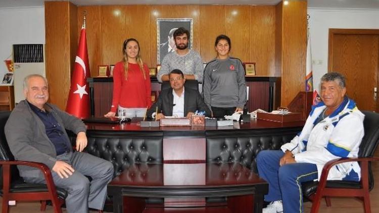 Şampiyon Ciritçilerden Başkan Turgut’a Ziyaret