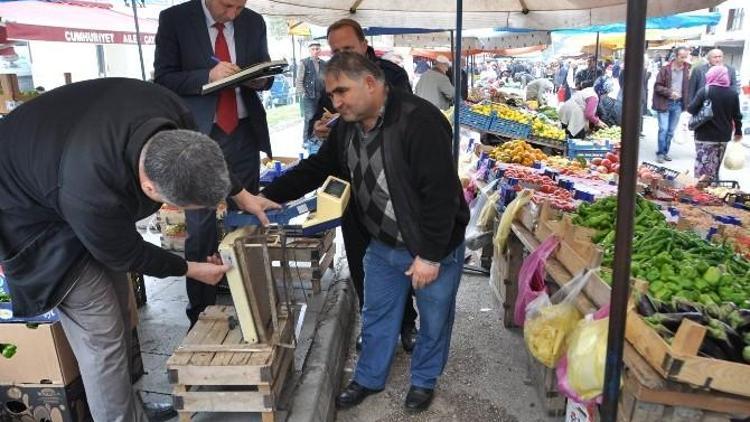 Niksar’da Tartı Aletlerine Zabıta Denetimi