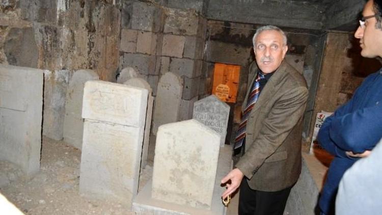 Bitlis’te Camilerin Restorasyonu Devam Ediyor