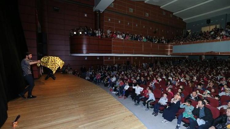 Çocuklar Pinokyo İle Eğlendi