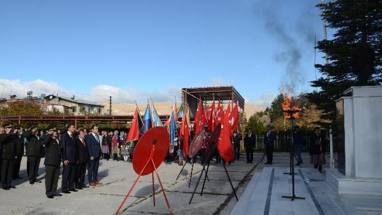 Atatürk, Darende İlçesinde Törenlerle Anıldı