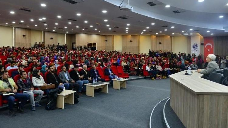 SAÜ’de “Batılı Bilginin Eleştirisi” Konferansı Düzenlendi