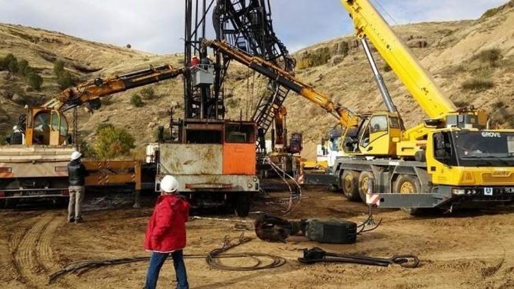 Petrol Kulesinin Enkazı Kaldırılıyor