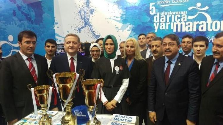 Sümeyye Erdoğan Darıca Standını Ziyaret Etti