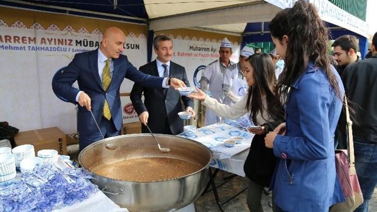 HKÜ’de Aşure İkramı