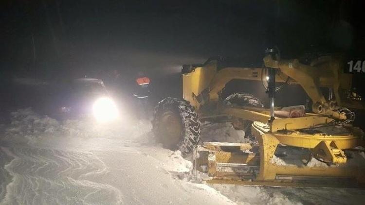 Erzurum’da Tipi’de Mahsur Kalan Vatandaşlar 6 Saatlik Çalışma Sonucu Kurtarıldı