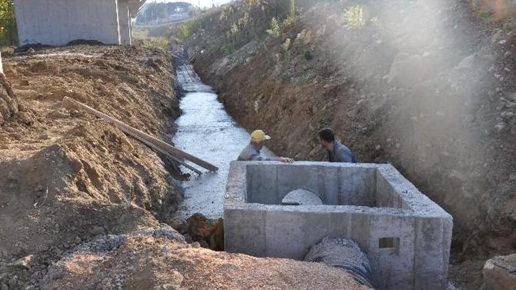 Fen İşleri Müdürlüğü Çalışmalarıyla Birçok Noktada Faaliyet Gösteriyor