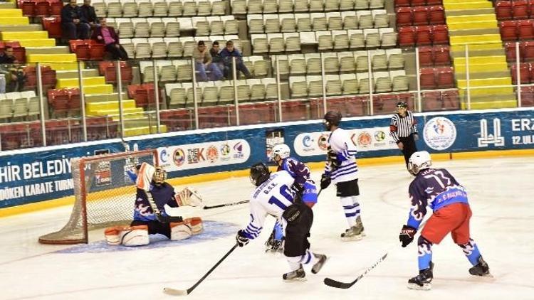 Erzurum Büyükşehir’in Buz Hokeycileri, Ankara Büyükşehir’i 5-1 Yendi