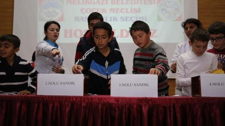 Melikgazi Belediyesi Çocuk Meclisinde Seçim Heyecanı