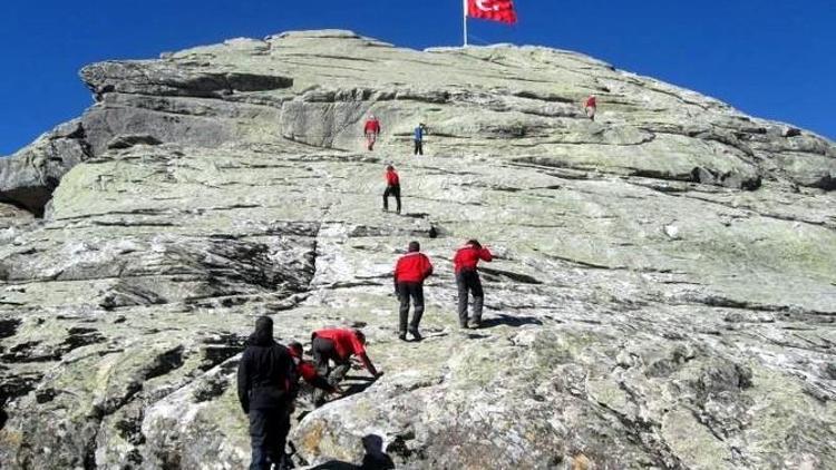 Zirve Dağcılık Latmos’un Zirvesinde