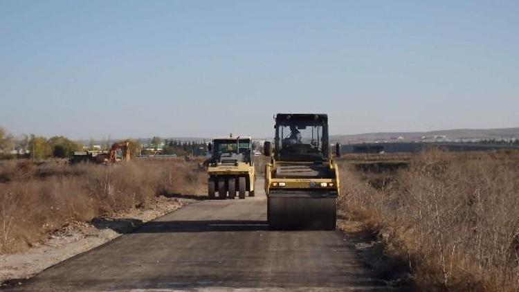 Büyükşehir Belediyesi Asfaltlama Çalışmalarını Sürdürüyor