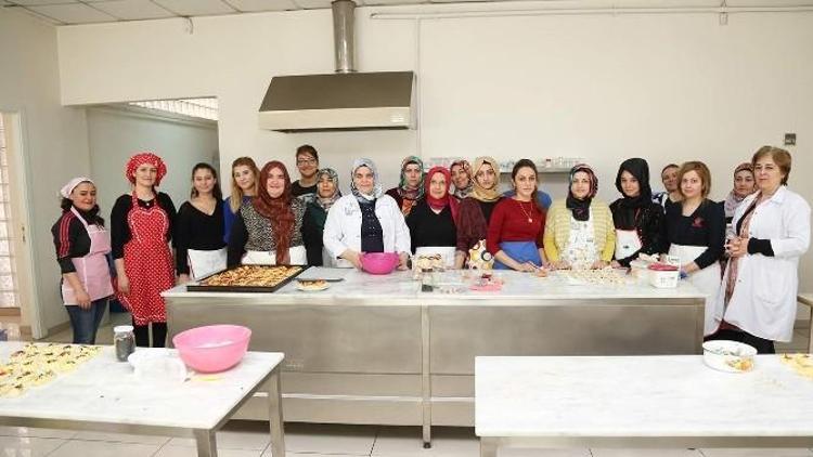 Lezzetli Tarifler Şehitkamil’de Öğretiliyor