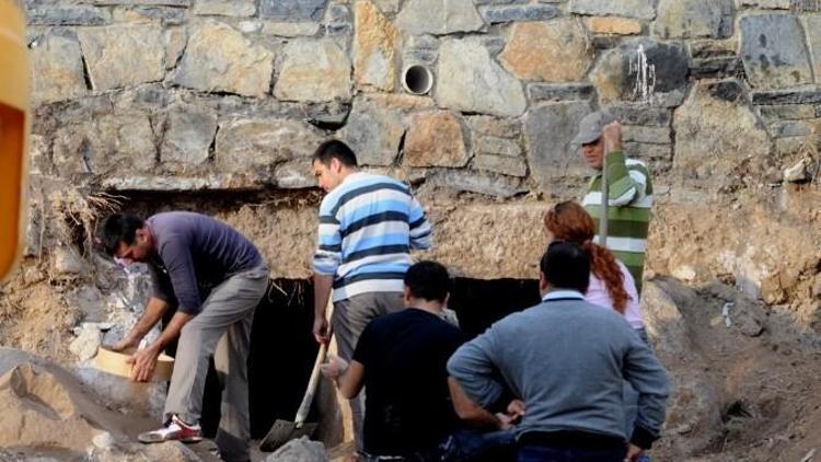 Bodrum’da İnşaat Çalışmasında Tarihi Mezar Bulundu