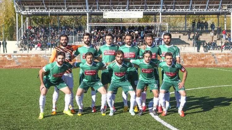 Ahlat Spor, Bitlis Özgüzeldere Spor’u 3-0 Mağlup Etti