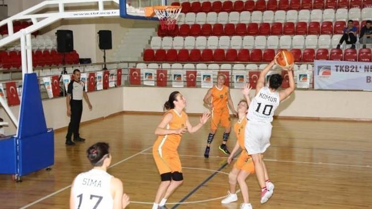 Çekmeköy Belediyesi Kadın Basketbol Takımı Rakibini Mağlup Etti