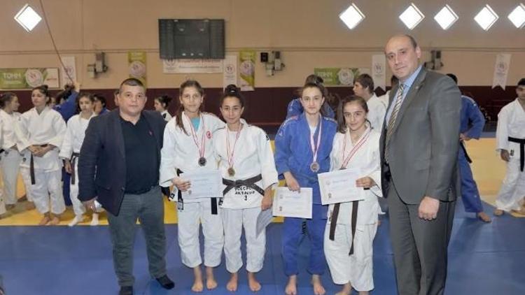 Trabzon’da Okul Sporları Judo Müsabakalarıyla Başladı