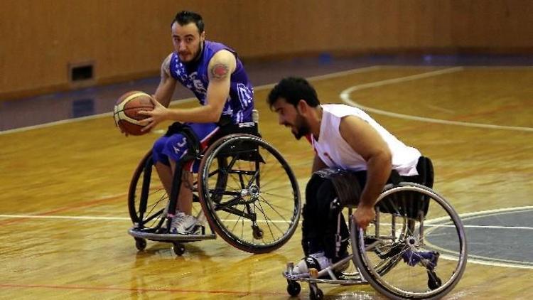 Gaziantep Büyükşehir Belediyespor Tekerlekli Sandalye Takımı, Engelleri Farklı Aşıyor