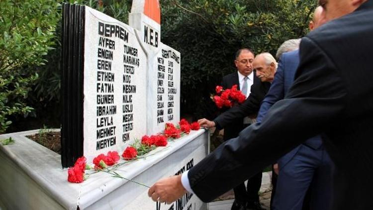 Yalova’da Şehit Öğretmenler Anıldı