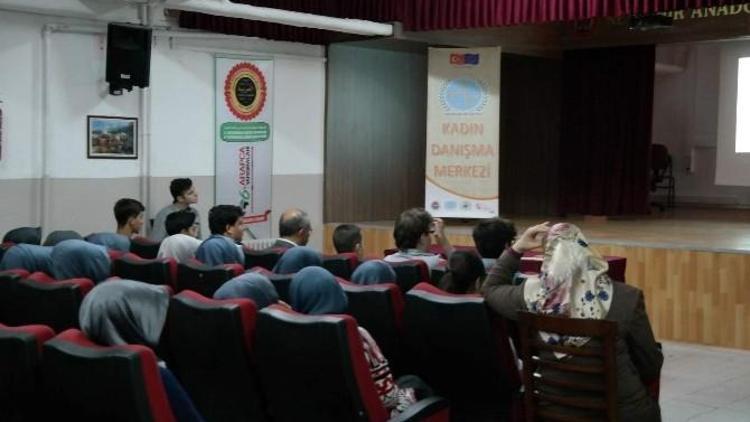 Kadın Danışma Merkezi’nden Anadolu İmam Hatip Lisesi Öğrencilerine Eğitim