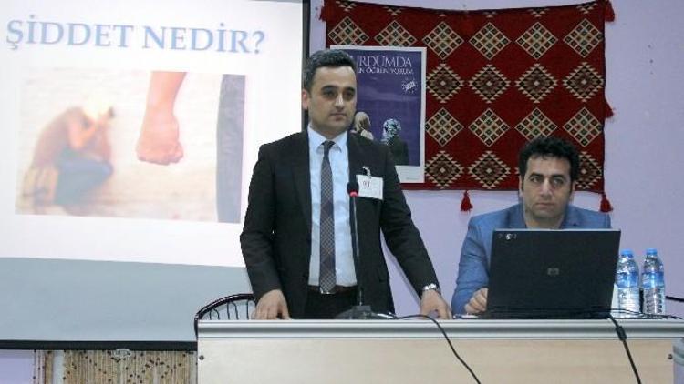 Elazığ’da Mahkumlara ‘Şiddet’ Semineri Verildi