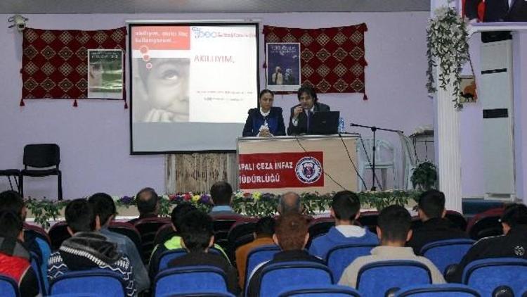 Cezaevinde ‘Akıllı İlaç Kullanımı’ Semineri Verildi