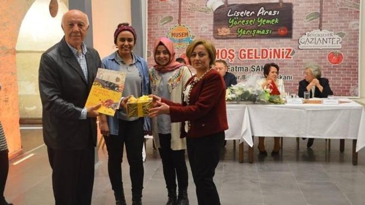 Liseli Öğrencileri En Güzel Yöresel Yemeği Yapmak İçin Yarıştı