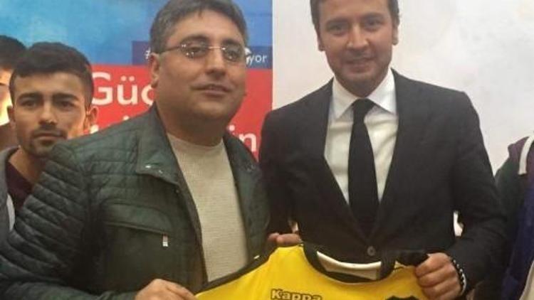 Çat Belediye Başkanı Duru’dan, Futbolcu Hürriyet’e Transfer Teklifi